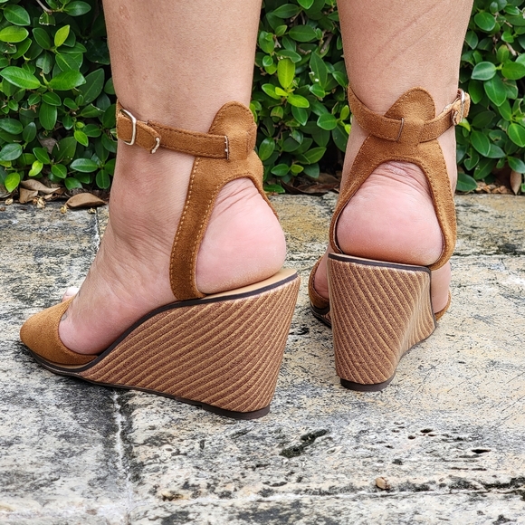 Women's Tan Suede Wedge Sandal - Picture 4 of 4